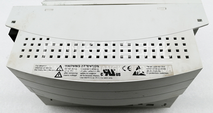 庫(kù)卡C2伺服驅(qū)動(dòng)器KSD1-64 00-105-414(0072) 庫(kù)卡C2伺服驅(qū)動(dòng)器KSD1-64 00-105-414(0072)