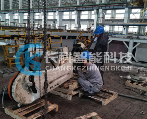 庫卡大型機(jī)械臂減速箱更換現(xiàn)場(chǎng) 庫卡大型機(jī)械臂減速箱更換現(xiàn)場(chǎng)
