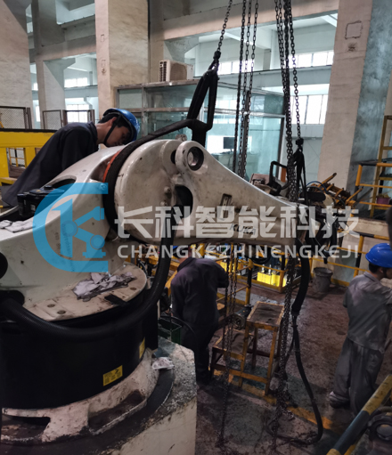 庫卡大型機(jī)械臂減速箱更換現(xiàn)場(chǎng) 庫卡大型機(jī)械臂減速箱更換現(xiàn)場(chǎng)
